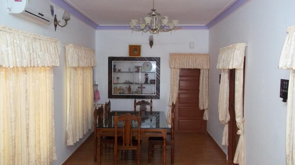 Aroma Home Stay Kochi Exterior foto
