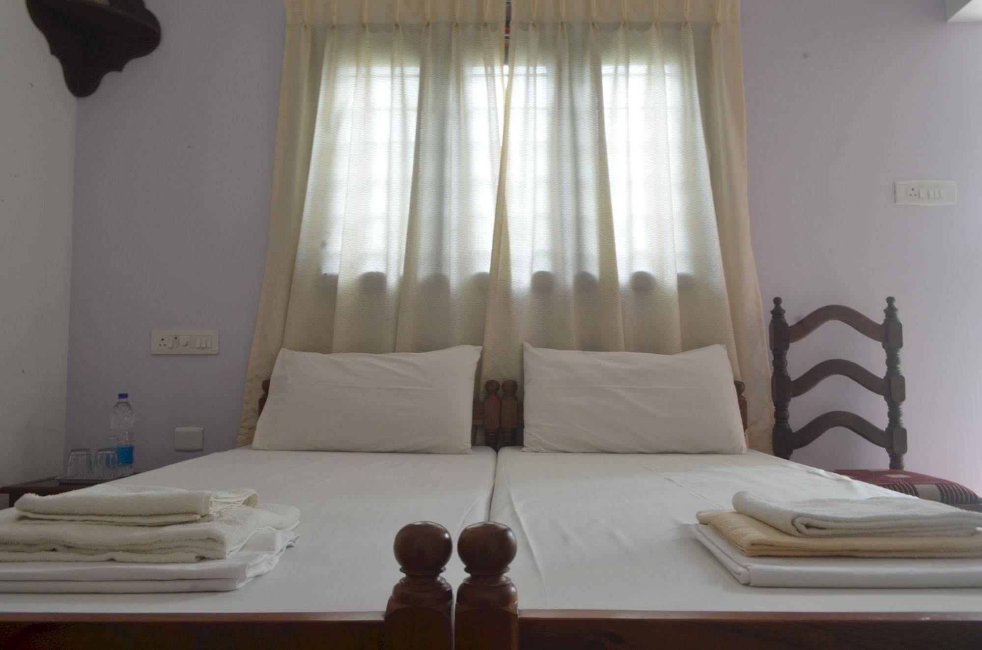 Aroma Home Stay Kochi Exterior foto